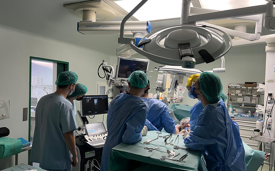 Intervenție chirurgicală inovativă la Timișoara: Extirpare ghidată de ecograf a tumorilor hepatice